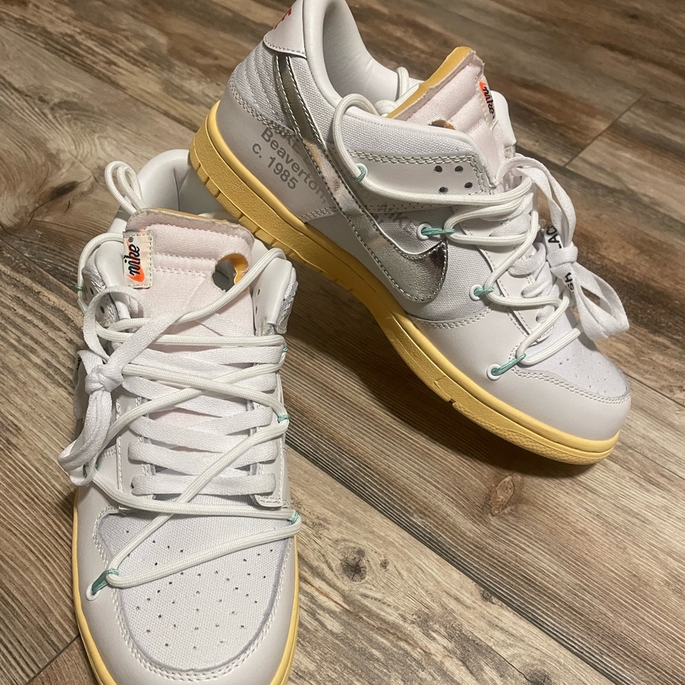 Off white low dunks Lot 01 with box !!